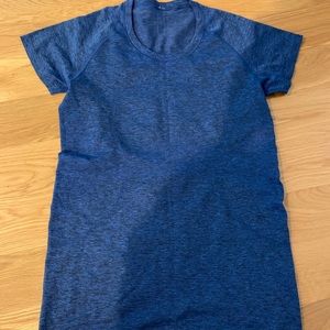 Blue LuLulemon workout T-shirt